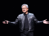 Jensen Huang, consejero delegado de Nvidia dando un discurso (Fuente de la imagen: CNA)