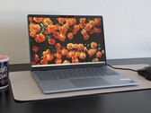 Análisis del portátil Dell 14 Plus: Un nuevo nombre con un toque familiar