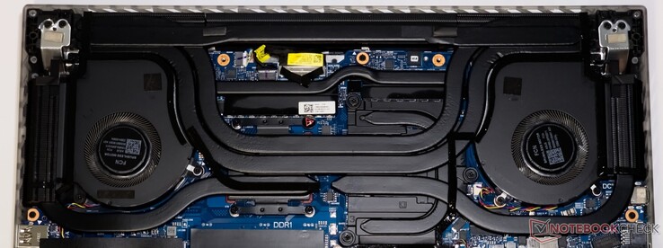 El Scar 16 utiliza un sistema de refrigeración de triple ventilador y siete tubos de calor con metal líquido tanto en la CPU como en la GPU