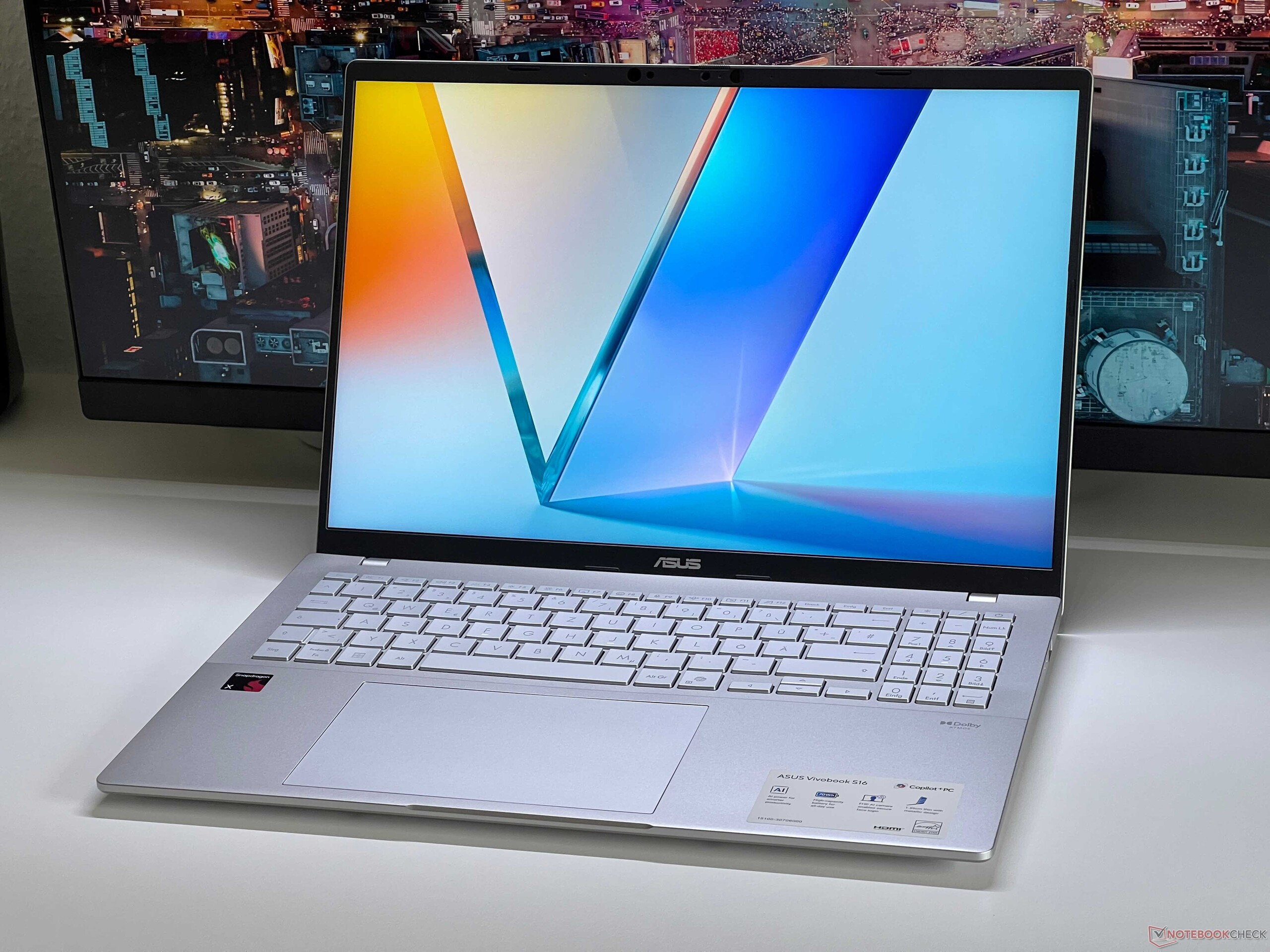 Análisis del Asus Vivobook S16 con Snapdragon X1