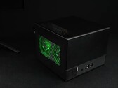 PC para juegos mini-ITX personalizado dentro del kit barebones ASRock Deskmeet X300. (Fuente de la imagen: ETA Prime en YouTube, captura de pantalla)