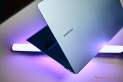 En revisión: Samsung Galaxy Book4 Edge 14, dispositivo de prueba proporcionado por: