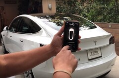 Tesla pone a la venta en Europa y Oriente Medio el Smart Summon actual suavizado (Fuente de la imagen: Héctor Pérez en YouTube)