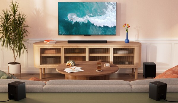 La Fire TV Soundbar Plus puede adquirirse por separado o con un subwoofer externo y altavoces envolventes. (Fuente de la imagen: Amazon)