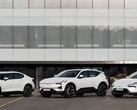 Vehículos eléctricos Polestar frente a la sede de la empresa en Gotemburgo, Suecia. (Fuente de la imagen: Polestar)