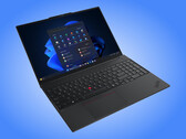 El ThinkPad E16 Gen 3 conserva muchas de las características principales más apreciadas por los fans de ThinkPad, como un TrackPoint y botones de ratón dedicados.