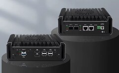 El mini PC Topton X4H-XL cuenta con dos puertos ópticos SFP+ de 10 gigabits. (Fuente de la imagen: Liliputing)