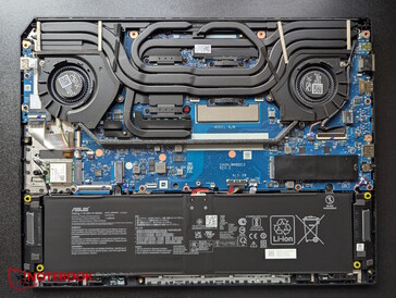 Asus TUF Gaming A16: Internos