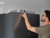 El Jackery FridgeGuard cuenta con una pequeña pantalla LCD