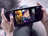 La nueva colección de juegos 15 por 15 tiene un valor total de venta al público de 158 dólares. En la imagen: Steam Deck con la foto de portada del paquete.