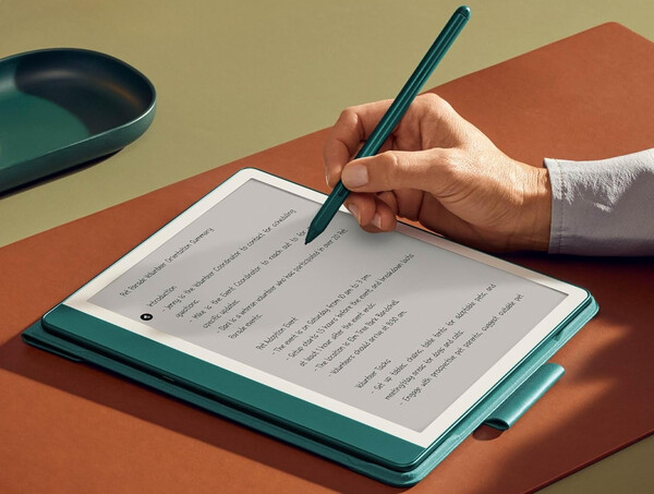 El Kindle Scribe 2024 está disponible en dos colores, incluido el Jade metalizado. (Fuente de la imagen: Amazon)