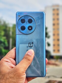 OnePlus 12R 5G en azul frío