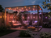 Philips Hue está ampliando su gama de luces Festavia, entre las que se incluyen las guirnaldas de luces esféricas para exteriores que se muestran en la imagen.