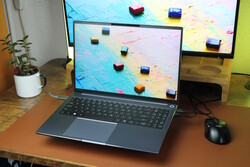 El A16 Pro es un portátil de oficina asequible y decente