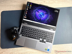 El Lenovo LOQ 15IRX9, proporcionado por Lenovo Alemania.