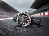 El Seiko 5 Sports SSK057K presenta una esfera con motivos de fibra de carbono inspirada en los modernos coches de carreras.