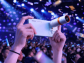 El Oppo Find X10 con un accesorio de teleconvertidor.