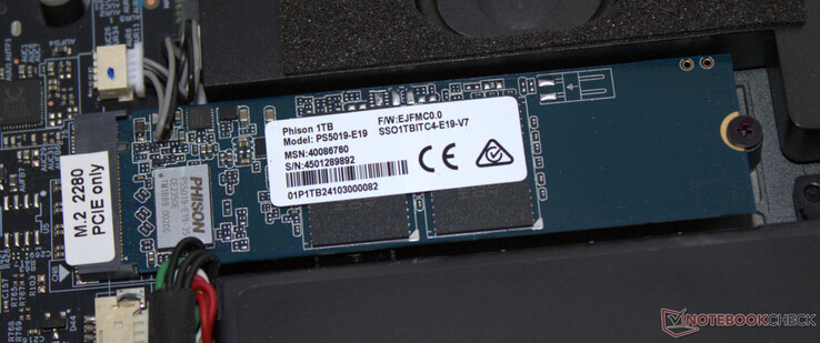 Una unidad SSD PCIe 4 sirve como unidad del sistema.