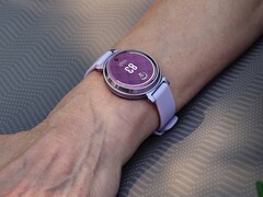 Ya está disponible la actualización del firmware Garmin versión 7.10 para el smartwatch Lily 2. (Fuente de la imagen: Garmin)