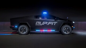Los vehículos policiales de UP.FIT pueden equiparse con terminales Starlink, que proporcionan cobertura de comunicaciones por satélite allí donde no llega la cobertura celular. (Fuente: UP.FIT)