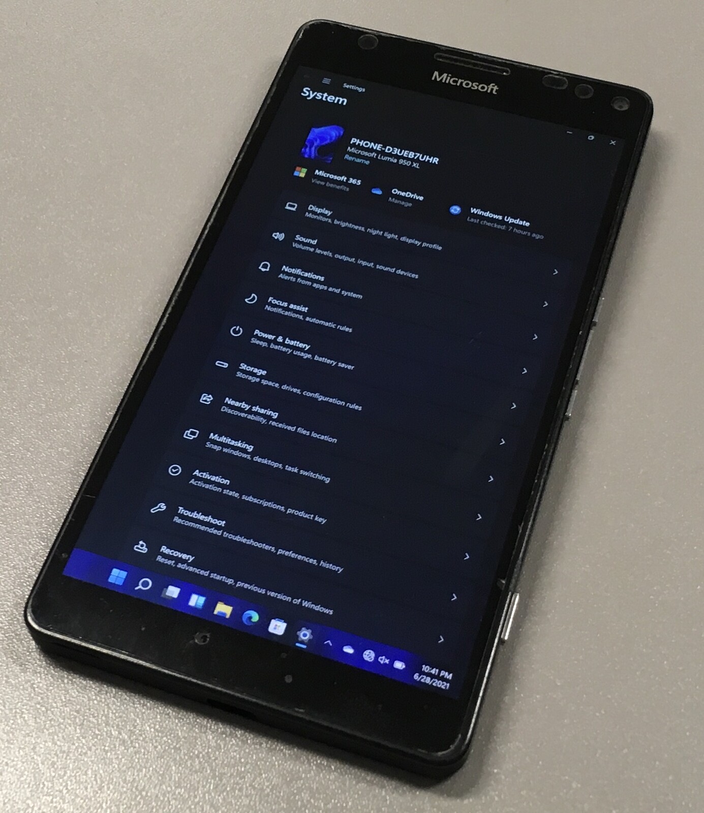 El Lumia 950 XL podría recibir finalmente el soporte de la app Android a  través de Windows 11; la funcionalidad del teléfono ya es compatible -  