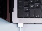 WhatCable ofrece información sobre los cables MagSafe y USB-C.