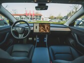 La conducción autónoma total de Tesla es una opción de 8.000 dólares en la compra del vehículo con una suscripción posterior de 99 dólares al mes. (Fuente de la imagen: Bram Van Oost)