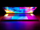 Es posible que el MacBook Pro « Apple » cuente en el futuro con una pantalla mucho más brillante.