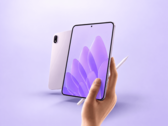 Oppo Pad Mini Matte Display Edition mostrado por delante y por detrás con un lápiz óptico