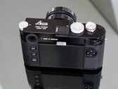 Se rumorea que la M11 de Leica se lanzará en una edición limitada con botones plateados (Fuente de la imagen: LeicaRumors)