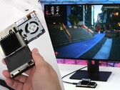 El mini PC Steam Deck de ETA Prime es muy básico pero tiene mejor acústica y térmica que el Steam Deck estándar gracias a una carcasa abierta y más disipadores de calor. (Fuente de la imagen: ETA Prime en YouTube - editado)