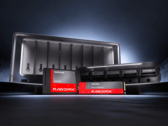 Sandisk NAS 600 SATA SSD y NAS 800 NVMe SSD frente a una carcasa NAS
