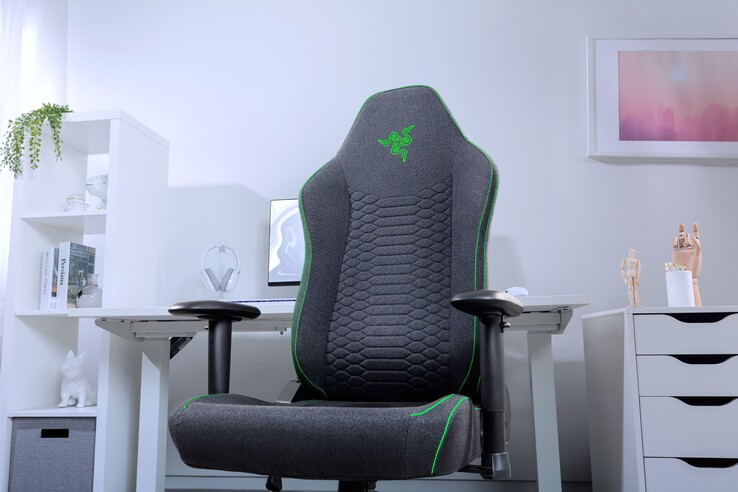 La nueva silla de juego económica de Razer tiene un soporte lumbar integrado. (Fuente de la imagen: Razer)