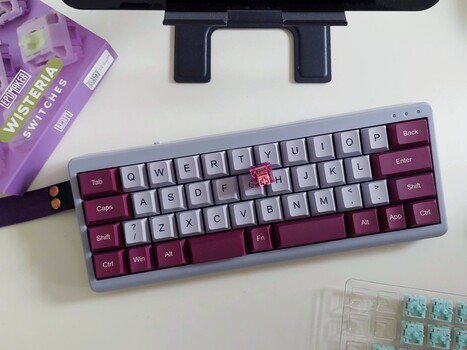 Teclado mecánico Epomaker TH40 40% con barras espaciadoras divididas