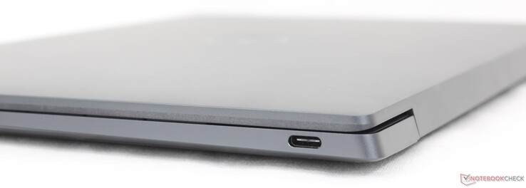 Derecha USB-C 4 (40 Gbps) con Power Delivery + DisplayPort