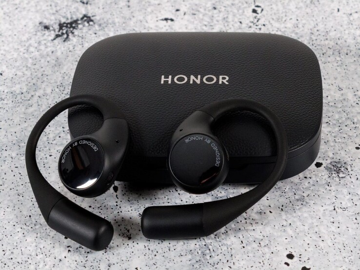 Los Honor Earbuds Open junto a su estuche de carga. (Fuente de la imagen: Honor)