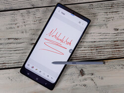 El S Pen vuelve a formar parte del Galaxy S25 Ultra. (Fuente de la imagen: Daniel Schmidt)