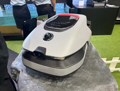 El robot cortacésped A2 de Dreame se expone en IFA 2024. (Fuente de la imagen: NotebookCheck)