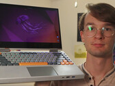 YouTuber construye un portátil DIY con teclado mecánico porque el teclado original falló dos veces (Fuente de la imagen: Marcin Plaza)