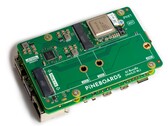 Paquete Ai: La placa de expansión con su ranura SSD y el módulo AI está montada bajo el Raspberry Pi. (Fuente de la imagen: Pineboards)