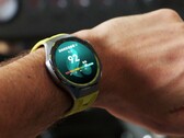 El Huawei Watch GT 7 Pro también está disponible en llamativos colores verde y amarillo.