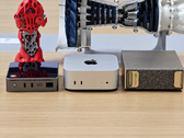 El mini-PC MaixStation de Sipeed (en el extremo izquierdo) promete convertirse en una potente máquina de IA local gracias a su chip Axera AX8860P