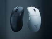 Ratón inalámbrico para juegos Razer Viper V4 Pro mostrado en blanco y negro
