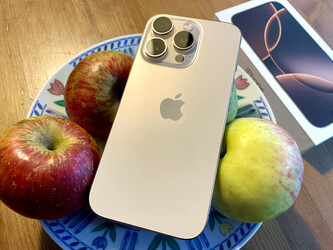 Apple iPhone 16 Pro