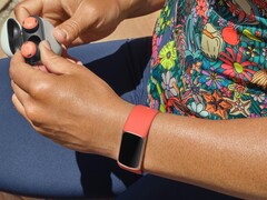 Ha llegado una nueva actualización para el Fitbit Charge 6, Inspire 3, Sense 2 y Versa 4. (Fuente de la imagen: Fitbit)