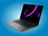 El último Yoga Pro 9 de Lenovo ha perdido el teclado numérico, pero ha ganado un trackpad háptico.