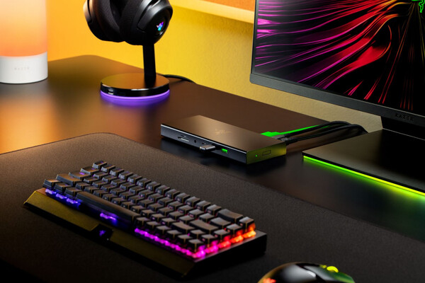 El Razer USB 4 Dock en su colorway Negro. (Fuente de la imagen: Razer)