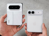 Huawei Pura X Max junto a un maniquí iPhone Ultra/Fold.