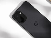 Se confirma que el OnePlus 15R incorpora una cámara principal de 50 MP en la parte trasera. Imagen: la parte trasera del teléfono. (Fuente de la imagen: 瘦子說)