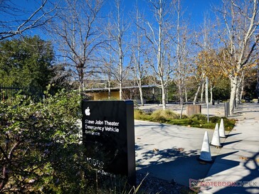 Uno debería ser capaz de vislumbrar Apple Park en algún lugar aquí ...